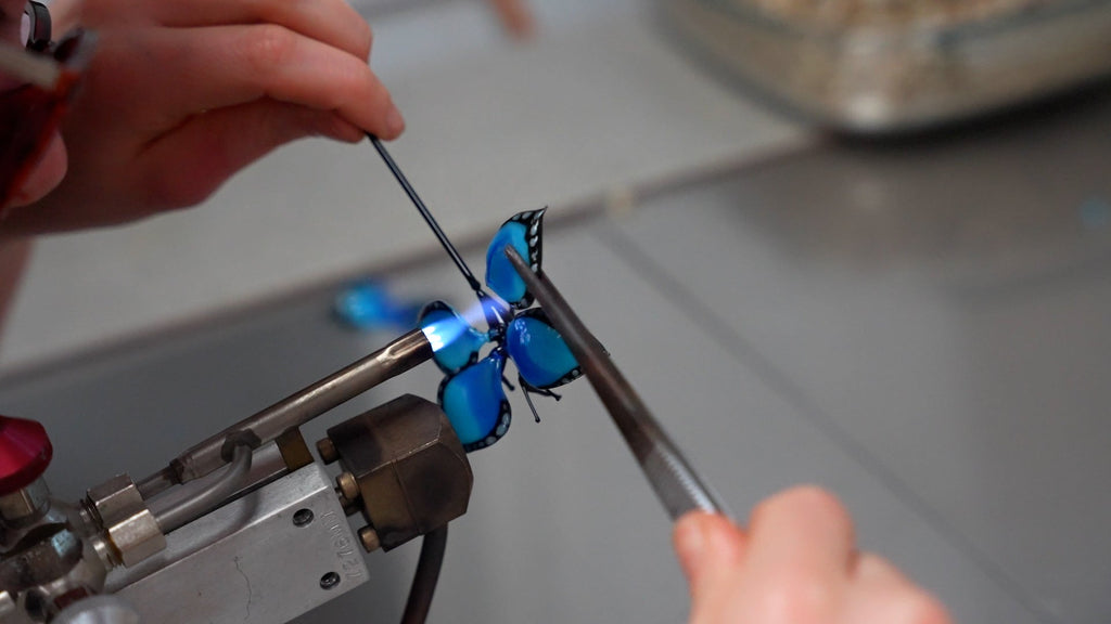 Laura Quinn: Bugs and Botanics Lampworking - Warm Glass
